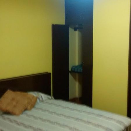 Hostal Iquique Λίμα Δωμάτιο φωτογραφία